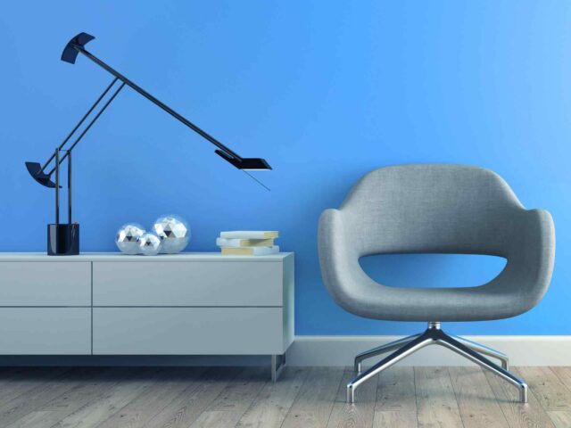 https://www.purescrolls.com/wp-content/uploads/2017/05/image-chair-blue-wall-640x480.jpg